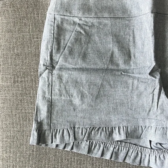 LOFT Ruffle Short - Picture 2 of 5